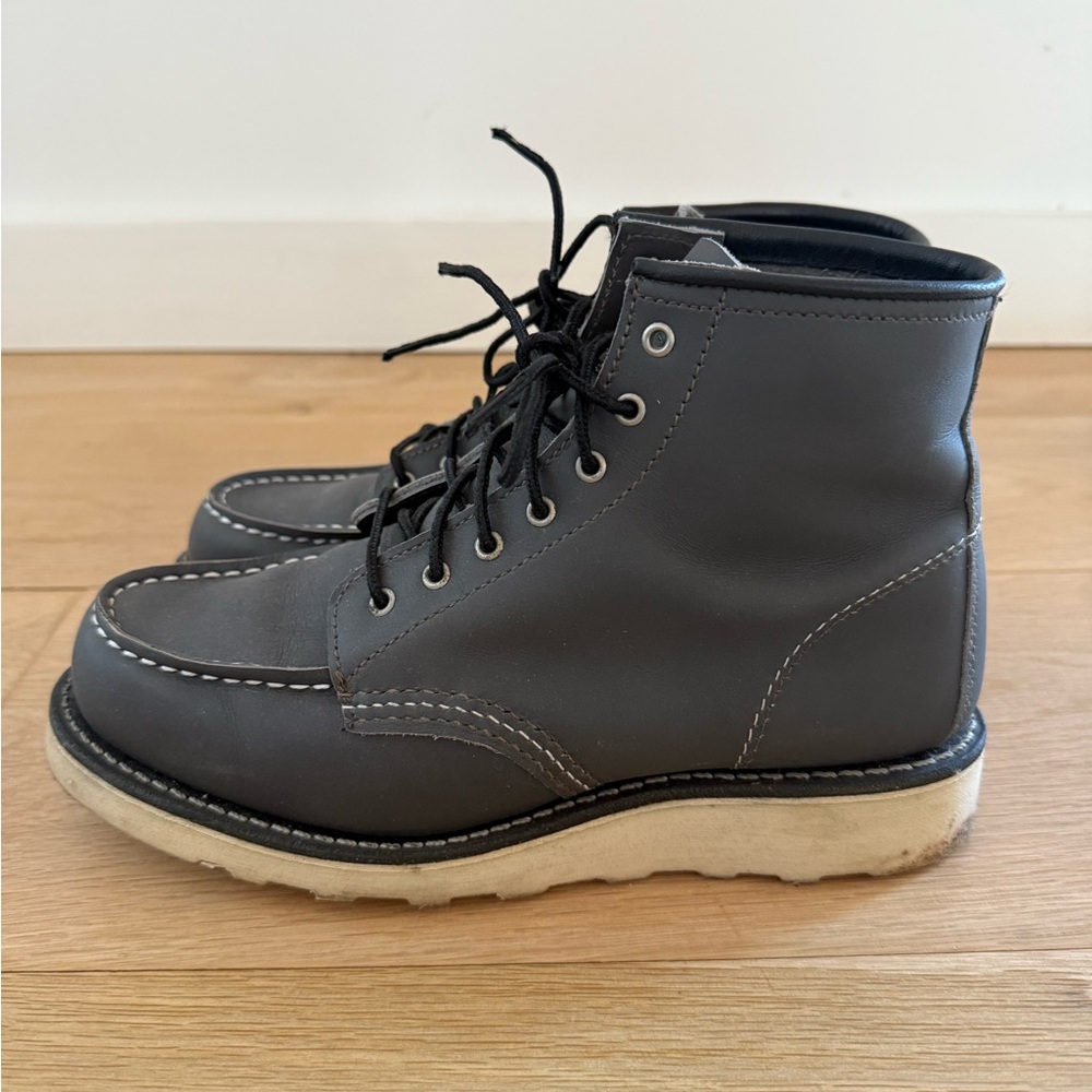 Red Wing Women Classic Moc Boot - Picture 2 of 9